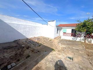 Casa aparellada a Pedanías de Badajoz. Casa en venta en badajoz