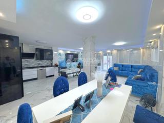 Casa aparellada a La Estación. Casa en venta en badajoz