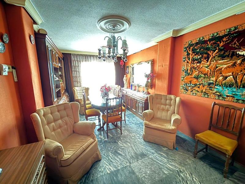 Foto 89e093d7-6771-4a84-b43c-be1bb28752ad. Etagenwohnung in La Estación Badajoz