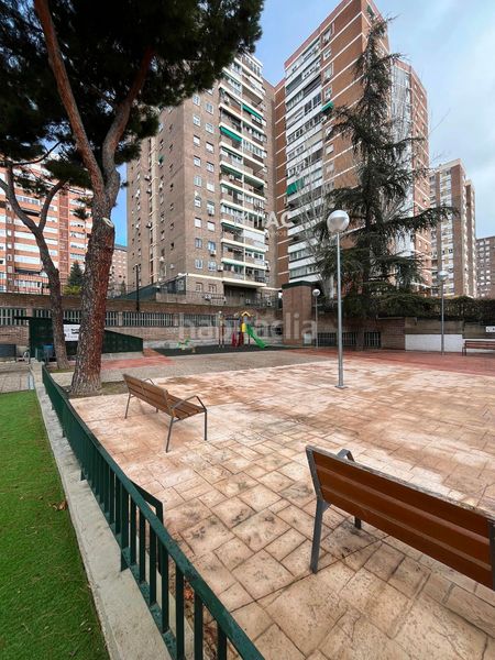 Foto 95f07ced-a8f5-4849-a4f0-7a90a7fcce59. Piso en La Paz Madrid