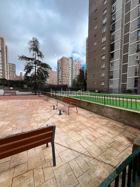 Foto b1ea3af2-62e0-4309-a25c-3eaa8daa6983. Piso en La Paz Madrid