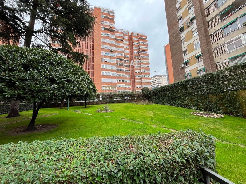 Foto 12039b36-7df5-47ac-9b52-c08be91e5ef0. Piso en La Paz Madrid