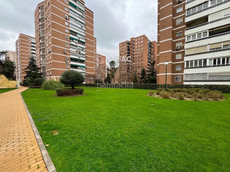 Foto 12058b25-5dc3-4dac-a87c-2628f35b1cc2. Piso en La Paz Madrid