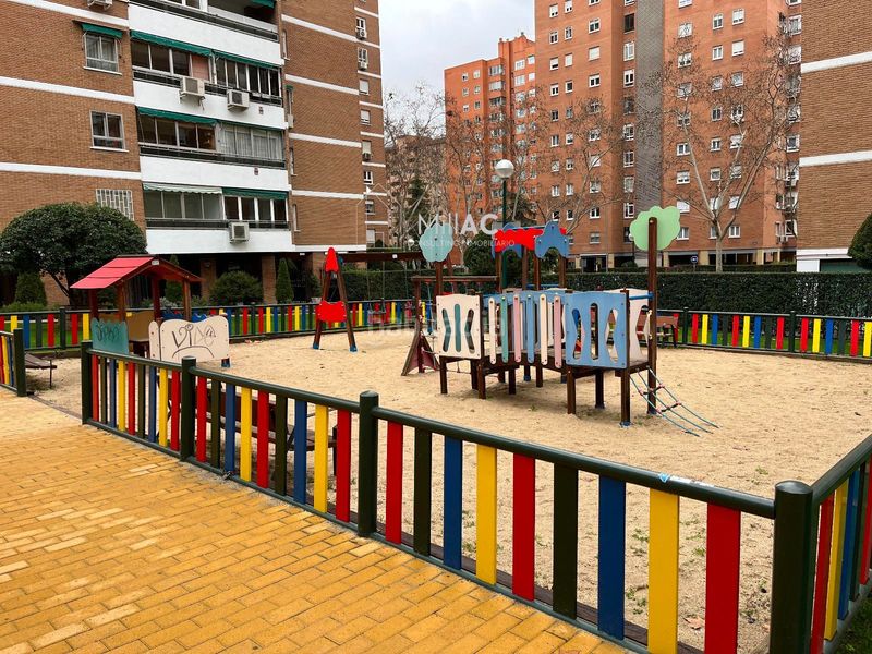 Foto 9cfdedda-090b-4c4a-bd8d-eac118d3bd15. Piso en La Paz Madrid