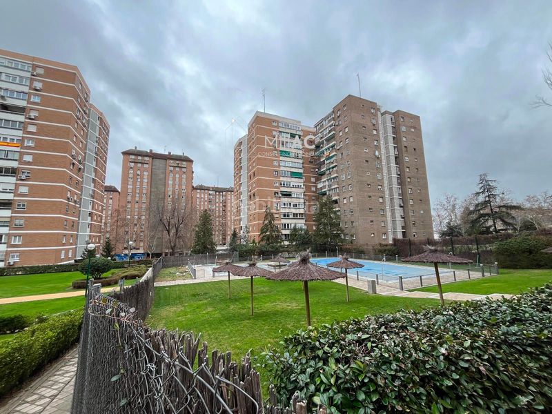 Foto d4a0b0c9-7075-44d8-a946-8c47e17dd7ec. Piso en La Paz Madrid