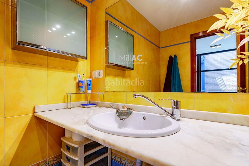 Foto 62a666bb-1402-437f-bf9b-e0608745d8ab. Casa adossada amb calefacció aparcament piscina a Madrid