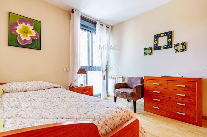 Foto b25131cc-df72-4657-9ab0-e333edc4223d. Casa adossada amb calefacció aparcament piscina a Madrid