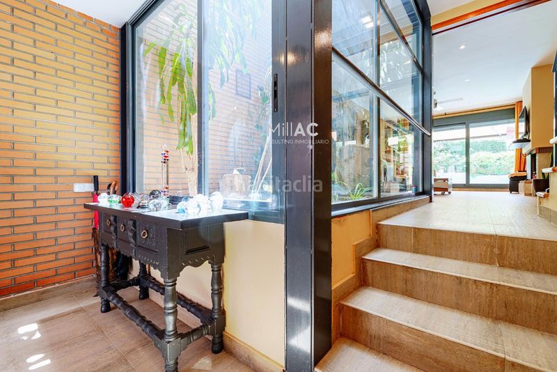 Foto c54305c4-74c1-4b1f-b2fd-78288b596511. Casa adossada amb calefacció aparcament piscina a Madrid