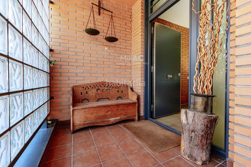 Foto e868f287-f513-4473-94e4-90923eab693f. Casa adossada amb calefacció aparcament piscina a Madrid