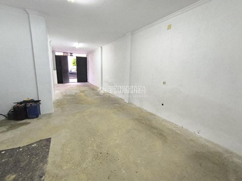 Foto 1154334e-e819-4405-ae5c-f5e4a07a3bcc. Aparcament cotxe a Andújar