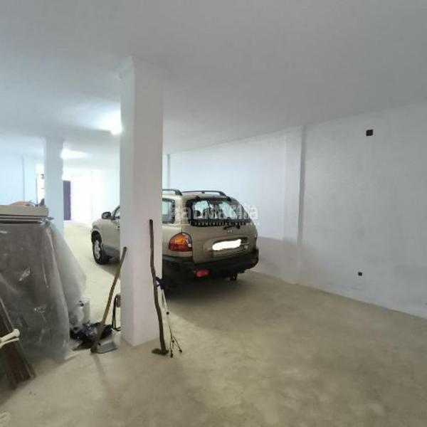 Foto 4d730adb-e1c3-49b3-9b6c-866dac48831d. Aparcament cotxe a Andújar