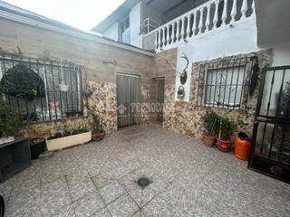 Casa aparellada a Andújar. Casa en venta en andújar