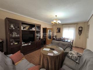 Casa aparellada a Andújar. Casa en venta en andújar