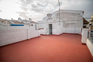 Casa aparellada a Arrayanes. Casa en venta en linares