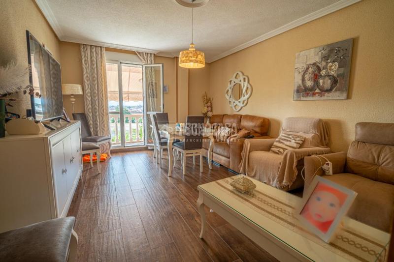 Foto d24df87c-f397-4fb9-8fc3-276cf3cc64f1. Appartement avec chauffage dans Linarejos Linares