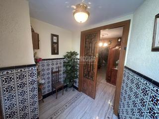 Casa aparellada a Baeza. Casa en venta en baeza