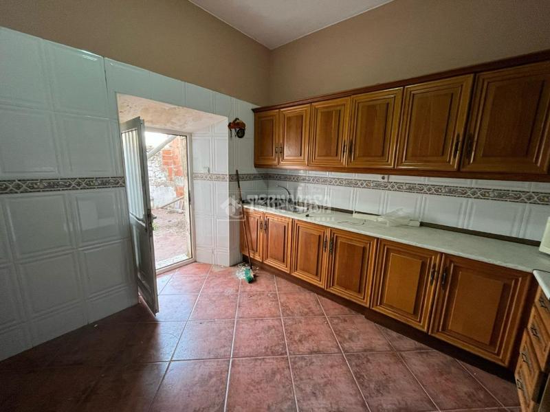 Foto 9875a5b9-fc95-4910-ad19-1e5e4eeb3b83. Casa pareada casa en venta en Baeza