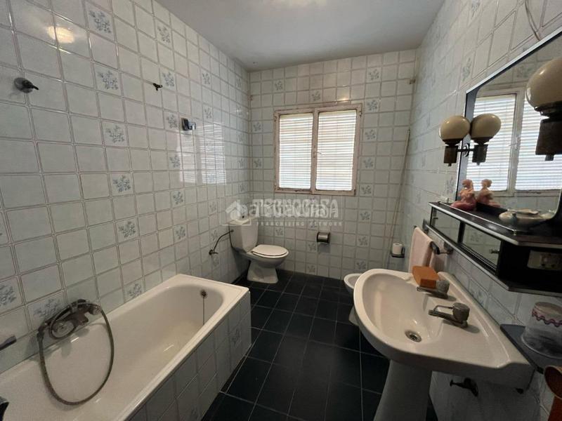 Foto e269ea3e-bec2-420d-9935-b974a3fc4b8c. Casa pareada casa en venta en Baeza