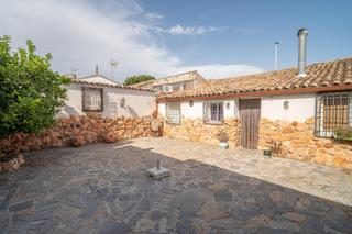 Maison jumelée à La Paz - Las Américas. Casa en venta en linares