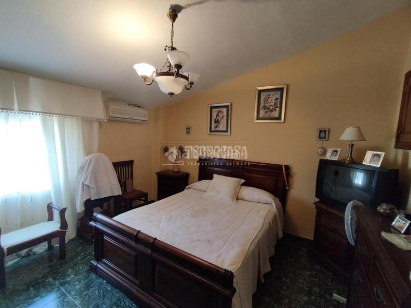 Foto 4f0a3530-294c-454b-8f0b-d0f0105985b1. Casa pareada casa en venta en Andújar