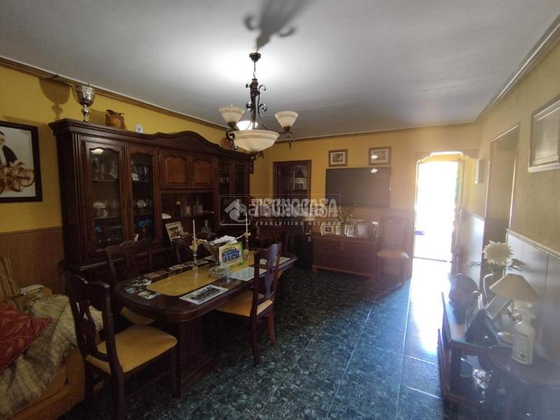 Foto b8491c89-552f-4d0b-867f-104baa07ca44. Casa pareada casa en venta en Andújar