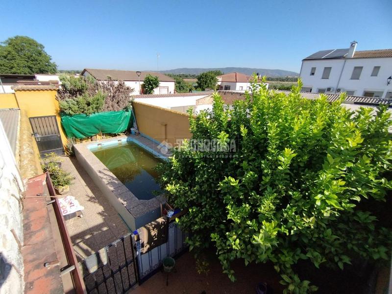 Foto ed6b3957-1f1d-4bc3-8bea-99fe79a90875. Casa pareada casa en venta en Andújar