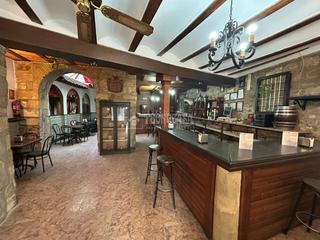 Casa aparellada a Baeza. Casa en venta en baeza