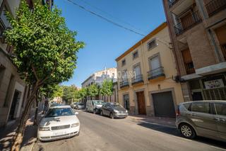 Pis a Centro ciudad. Piso en venta en linares