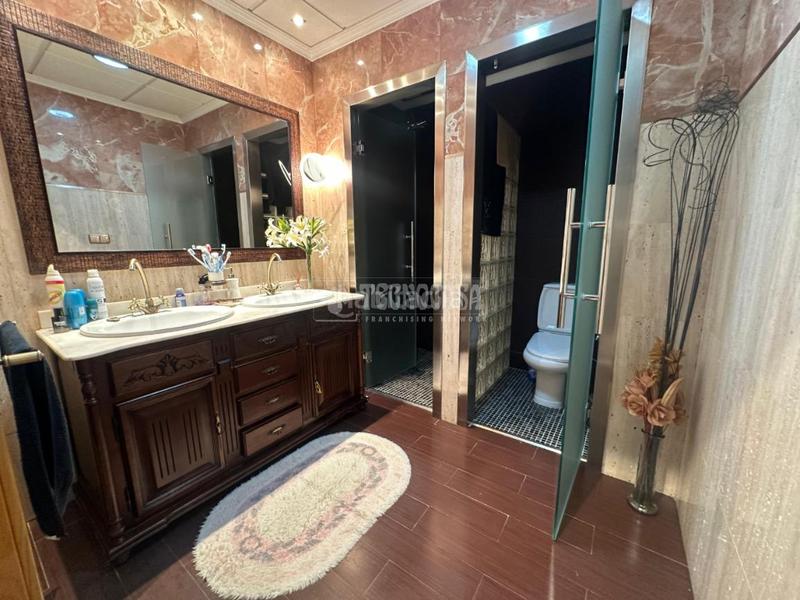 Foto f0bff806-93b6-4c3e-92a5-90e80541bd37. Casa  en venta en Arjonilla