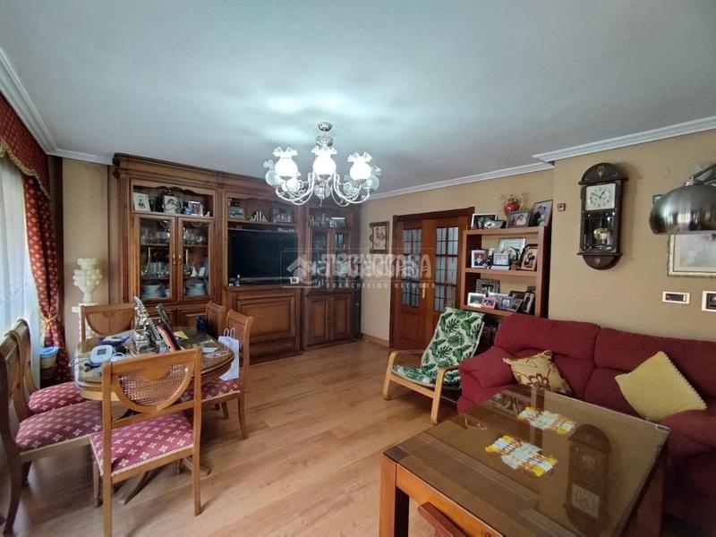 Foto 65dbeb45-ab52-42ef-8159-6bacf2c71e55. Piso  en venta en Andújar