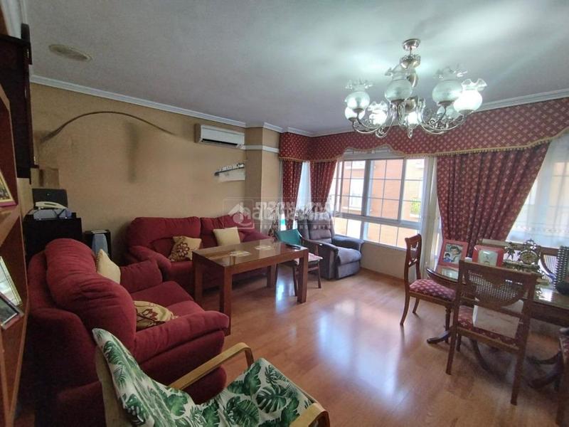Foto aedc9e20-e2dc-457f-ad16-f13e3e13aa38. Piso  en venta en Andújar