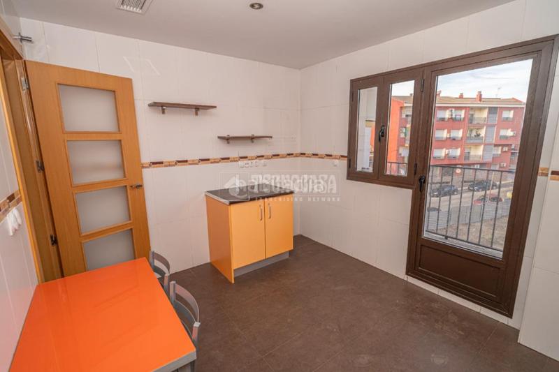 Foto 8c5d6e1a-d92d-4060-88b8-2507e3b3d446. Piso  en venta en Linarejos Linares