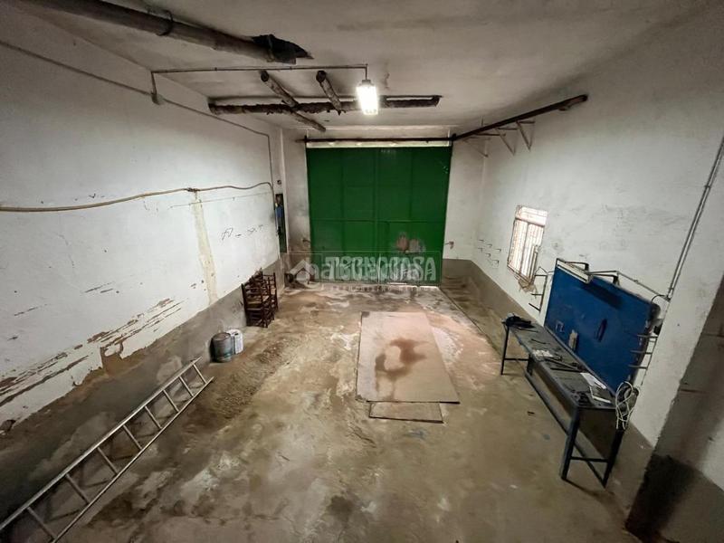 Foto 0ced5536-c923-4b03-bf63-f6e057c2cb84. Casa aparellada a Linarejos Linares