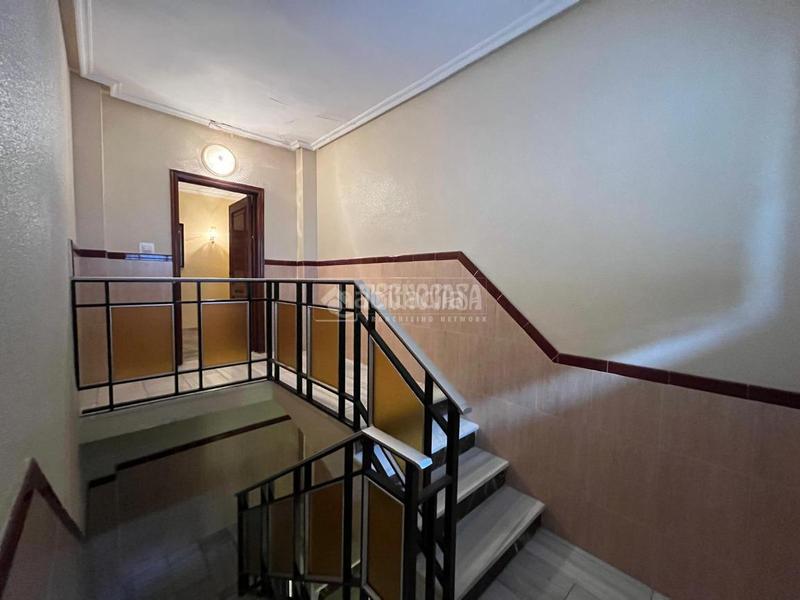 Foto 37f7acb0-a466-4e23-a0bc-36a7faaec090. Casa aparellada a Linarejos Linares