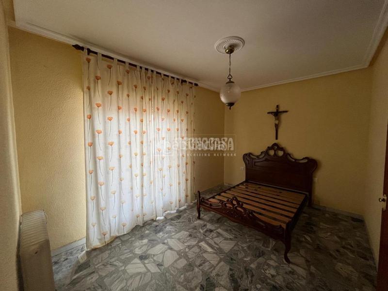 Foto 3c1d7530-8463-4b80-84e5-b6918752ba89. Casa aparellada a Linarejos Linares