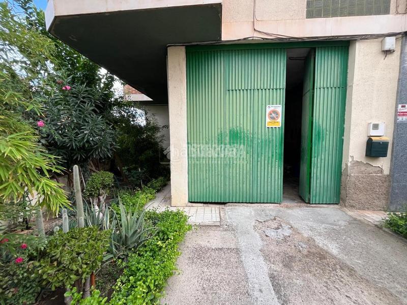 Foto 63f984ca-7ddb-4ea3-9602-d99cf557d401. Casa aparellada a Linarejos Linares