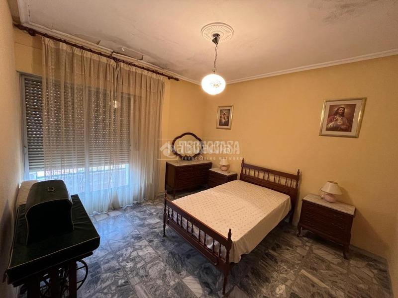 Foto 75ef9a22-7412-4df1-b313-dd676fdf681f. Casa aparellada a Linarejos Linares