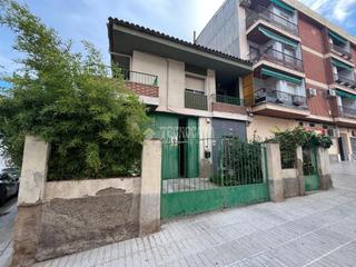 Maison jumelée à Linarejos. Casa en venta en linares