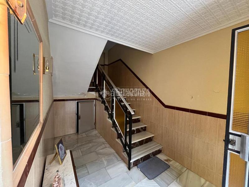 Foto c93c6b92-ede4-4441-b869-eeddbd2f00fe. Casa aparellada a Linarejos Linares