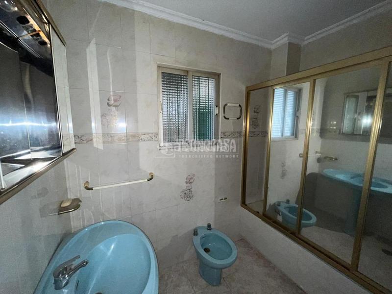 Foto dc83b5ec-d4ad-4824-b87e-2dacc89a1002. Casa aparellada a Linarejos Linares