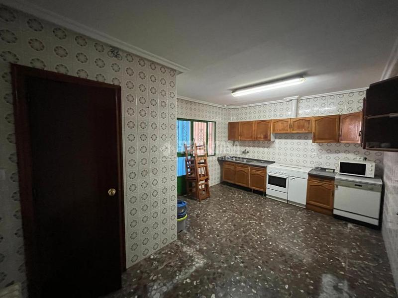 Foto f5742cbe-da22-498f-8ef0-5e97d3567b47. Casa aparellada a Linarejos Linares