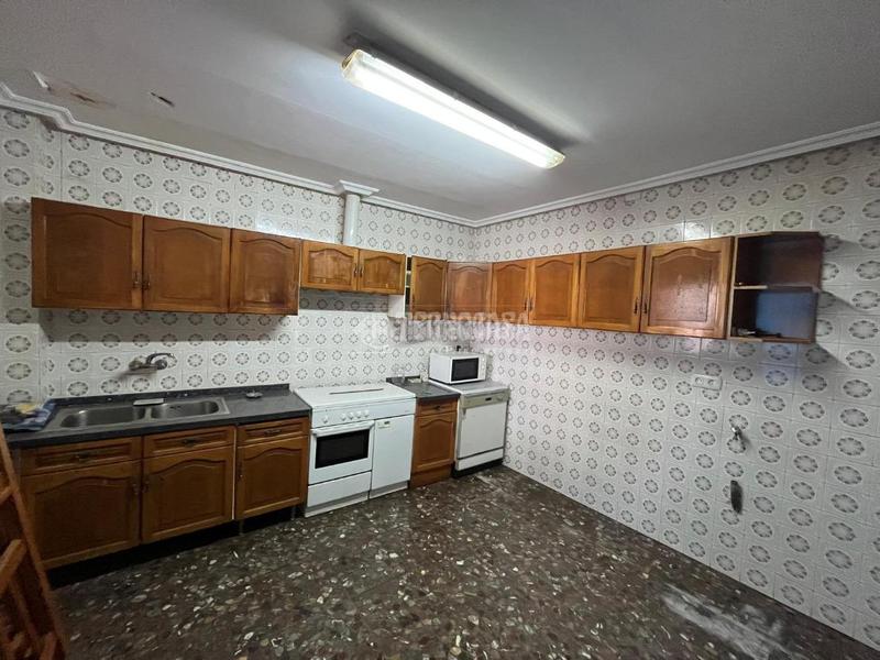 Foto f954a96b-b745-4c2c-a223-1cc30f33145a. Casa aparellada a Linarejos Linares