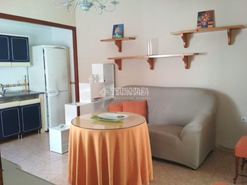 Foto 044ee9a0-4b03-4382-8dc4-c2f5b26ad37a. Casa aparellada a Centro ciudad Linares