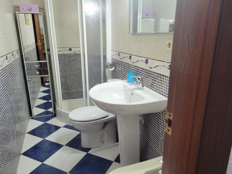 Foto 2557e169-5ded-420b-a7a8-f52b006577ce. Casa aparellada a Centro ciudad Linares