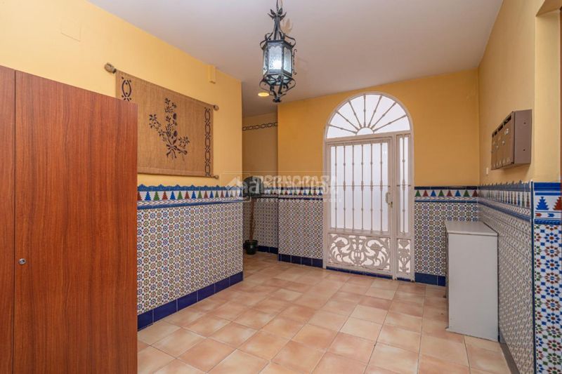 Foto 2fa6fa0f-66e5-486c-9bc9-6ec09c5442e4. Casa aparellada a Centro ciudad Linares