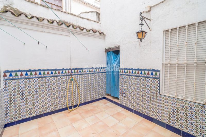 Foto 4350181b-c8dc-4c25-8568-a1fb0455674e. Casa aparellada a Centro ciudad Linares