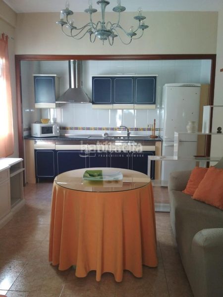 Foto 71f49c71-bd8e-4fad-8689-136ce3346b8f. Casa aparellada a Centro ciudad Linares