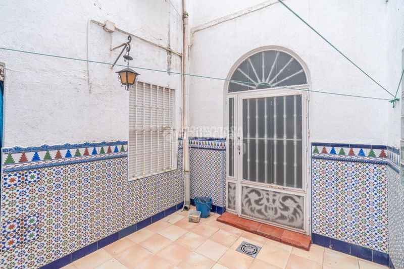 Foto 8048d2e4-6955-4e8d-8ddb-801284abf8d2. Casa aparellada a Centro ciudad Linares