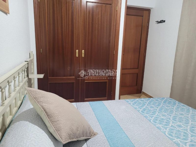 Foto bbe24ca6-7a31-44ce-ba74-569181b95c75. Casa aparellada a Centro ciudad Linares