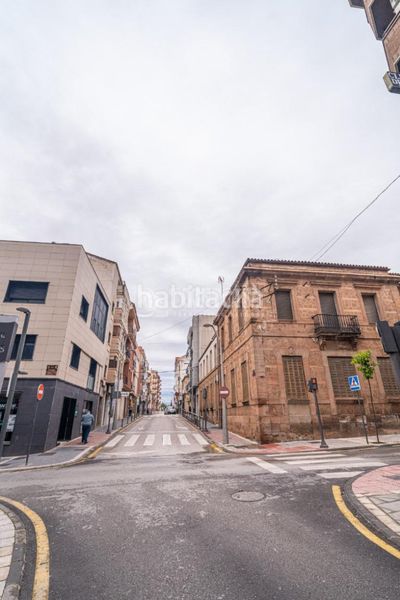 Foto c9313c26-38ee-484d-a2ec-fba432b2b5a8. Casa aparellada a Centro ciudad Linares